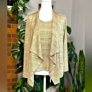 Ruby Rd petite beautiful shiny gold ton top Size PS
Excellent condition